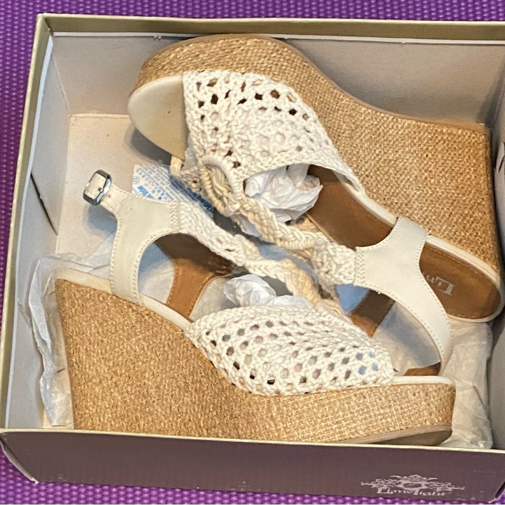Wedge shoes